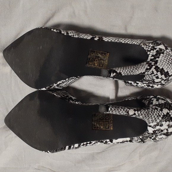 Fashionable snakeskin 8.5 heel shoes - Picture 6 of 11